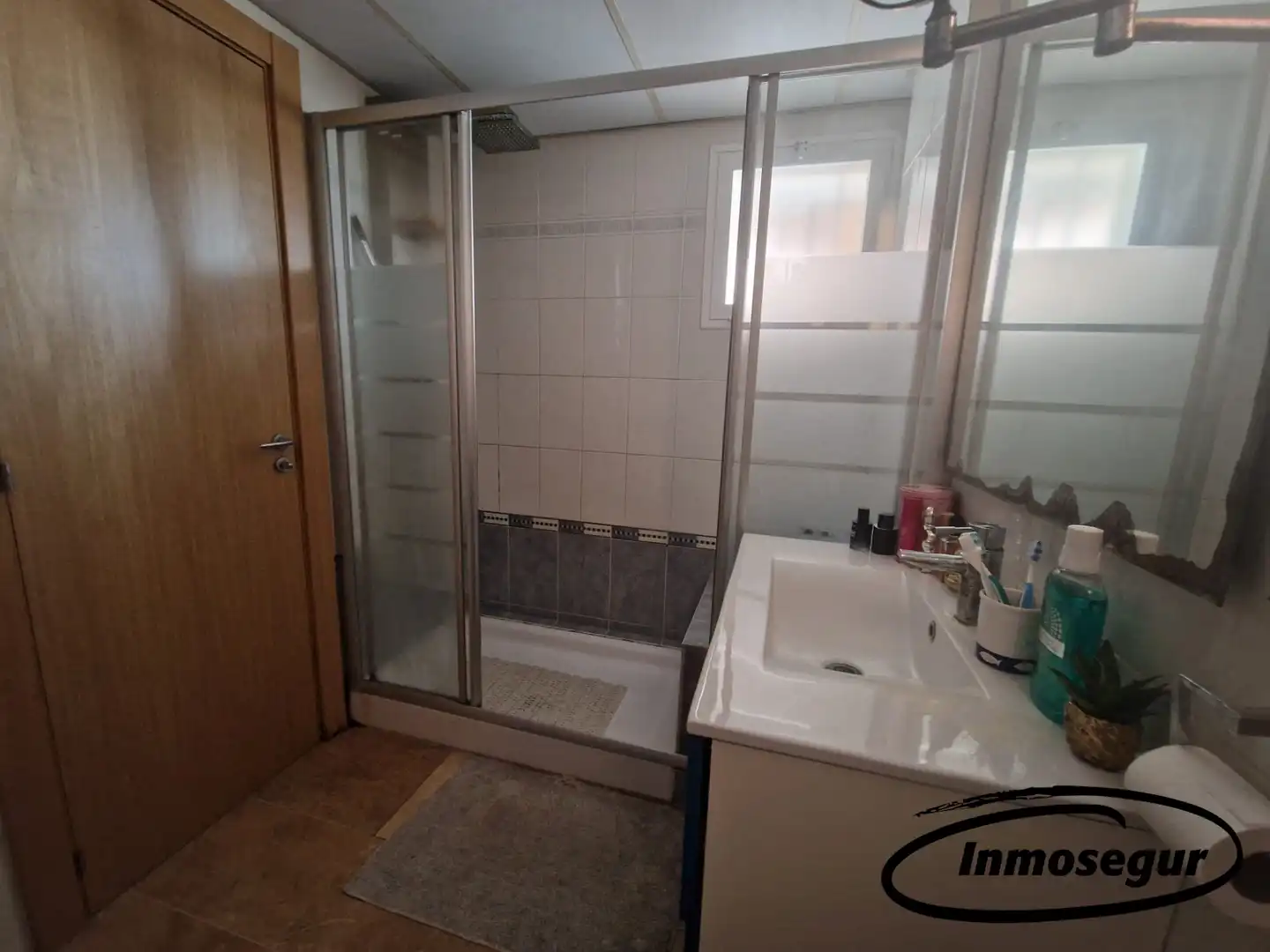 Badezimmer von Wohnungen zum Verkauf in Salou mit Klimaanlage, Heizung und Terrasse