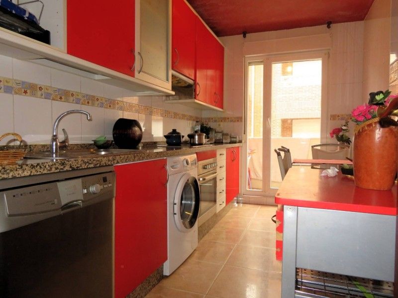Kitchen of Flat for sale in San Andrés del Rabanedo  with Heating, Private garden and Storage room