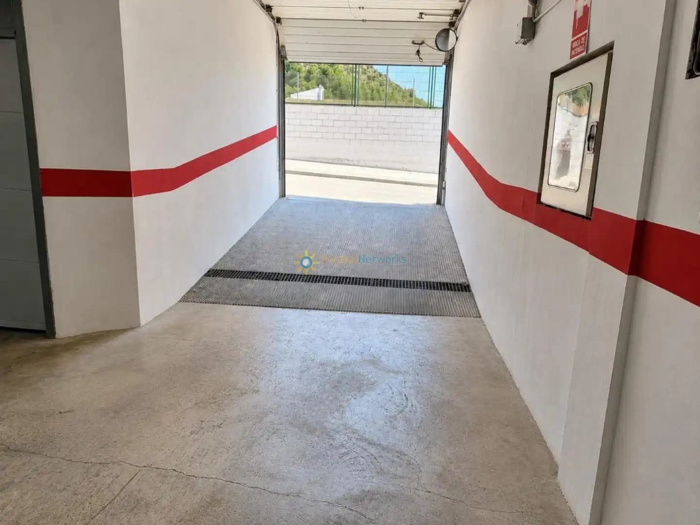 Garaje en venta en Ador
