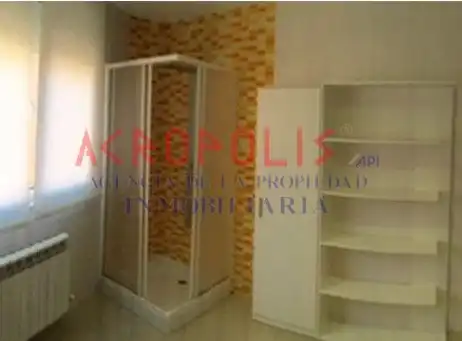 Habitación de Ático en venta en Benavente con Calefacción, Terraza y Amueblado