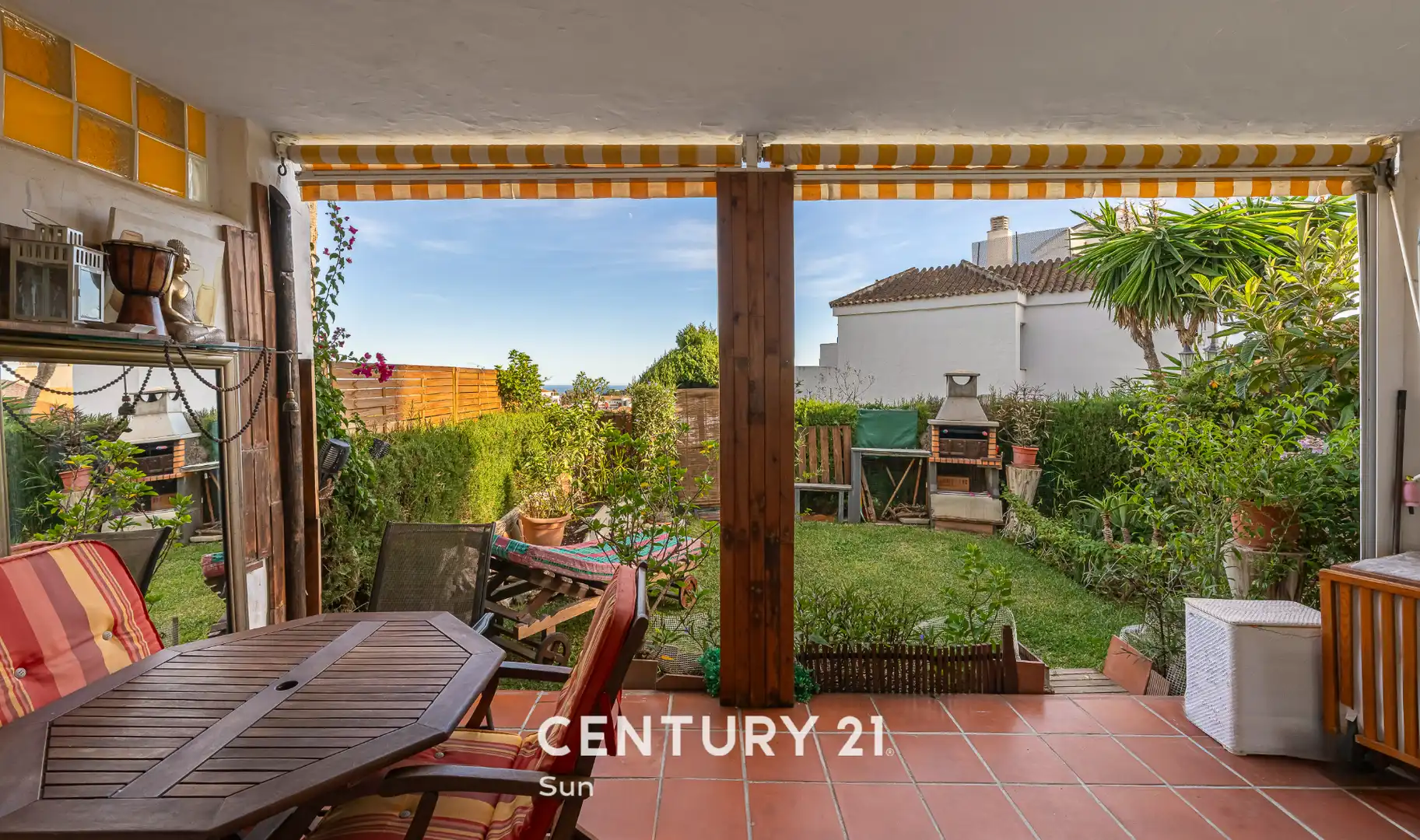 Flat with pool for sale in Calle Diamante 29