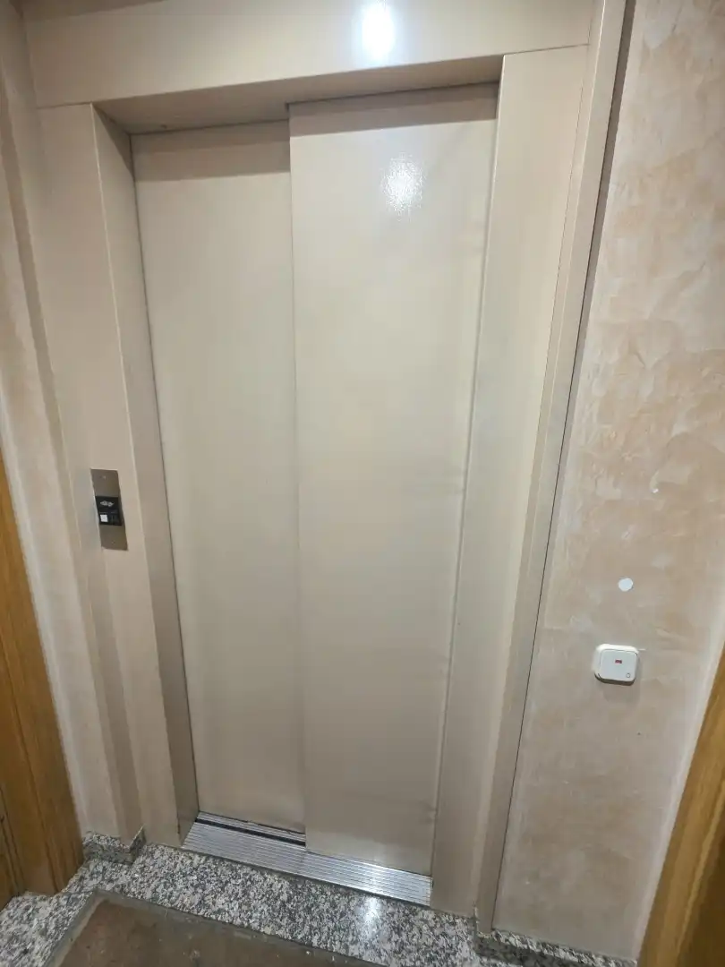 Baño de Piso de alquiler en Sabadell con Calefacción, Parquet y Amueblado
