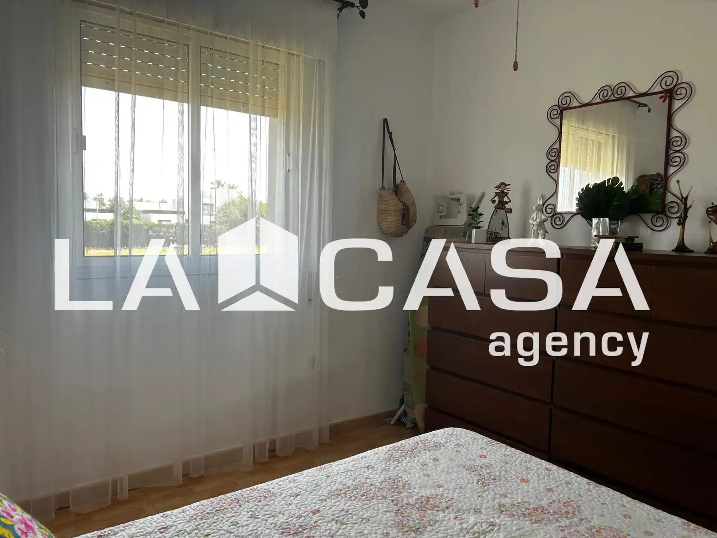 Dormitori de Casa o xalet en venda en Alcalá de Guadaira amb Aire condicionat, Traster i Piscina