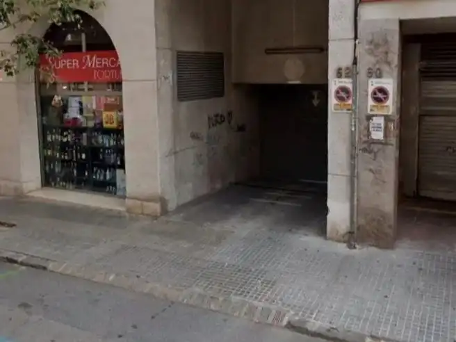 Einzelparkplatz zum Verkauf in Passeig de la Torre Blanca 60