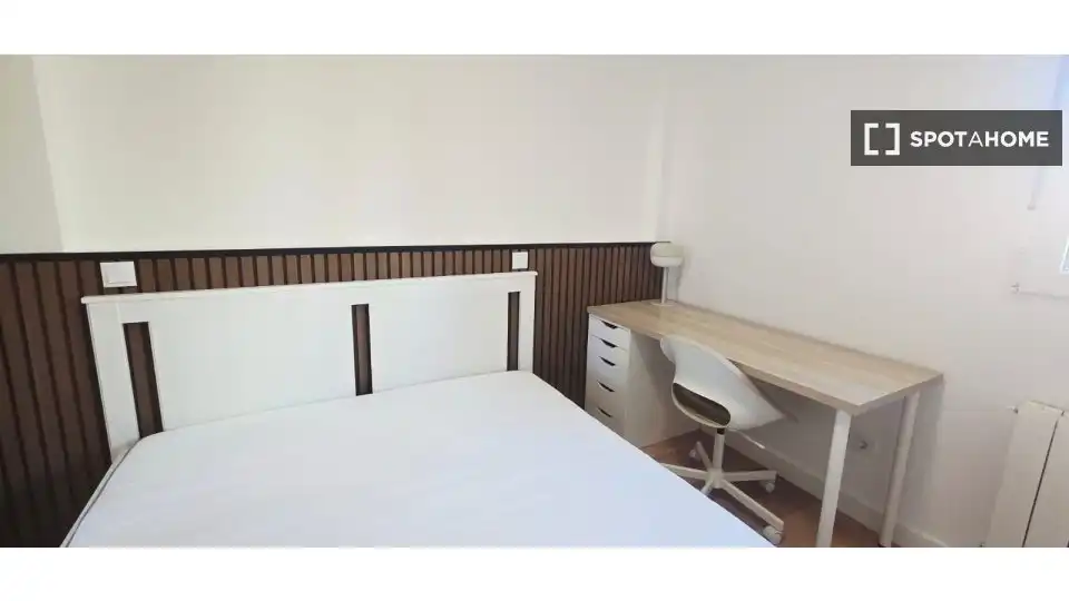 Schlafzimmer von Wohnung zur untervermieten in Madrid mit Klimaanlage, Heizung und Terrasse