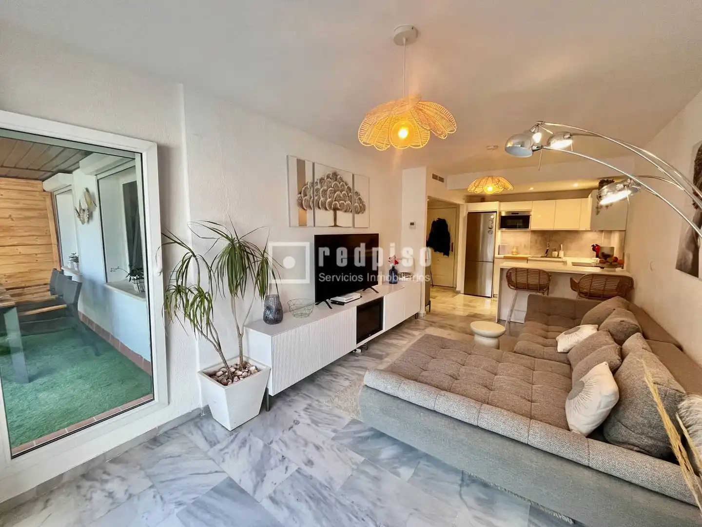 Wohnzimmer von Dachboden zum Verkauf in Benalmádena mit Klimaanlage, Heizung und Privatgarten