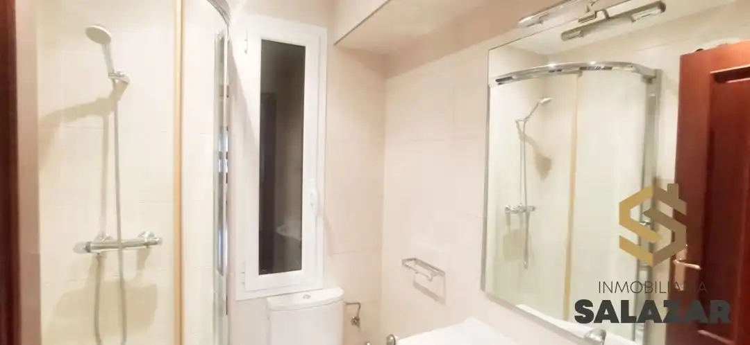 Baño de Piso de alquiler en Bilbao  con Calefacción