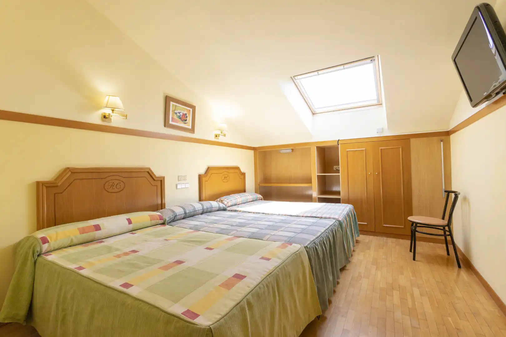 Habitación de Edificio en venta en Cavia