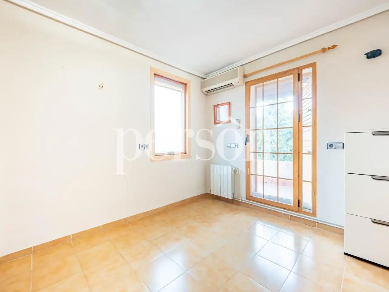 Dormitori de Casa o xalet en venda en Paterna amb Aire condicionat, Terrassa i Moblat