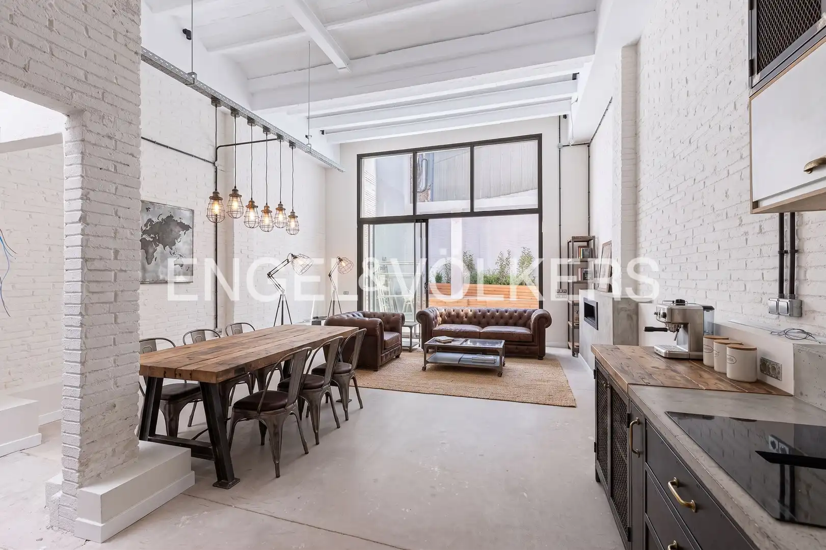 Sala d'estar de Casa o xalet en venda en Barcelona amb Aire condicionat, Calefacció i Jardí privat