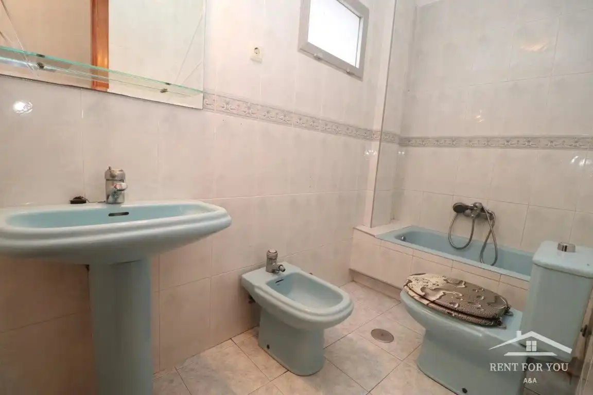 Badezimmer von Maisonette zur Miete in Coín mit Klimaanlage und Balkon