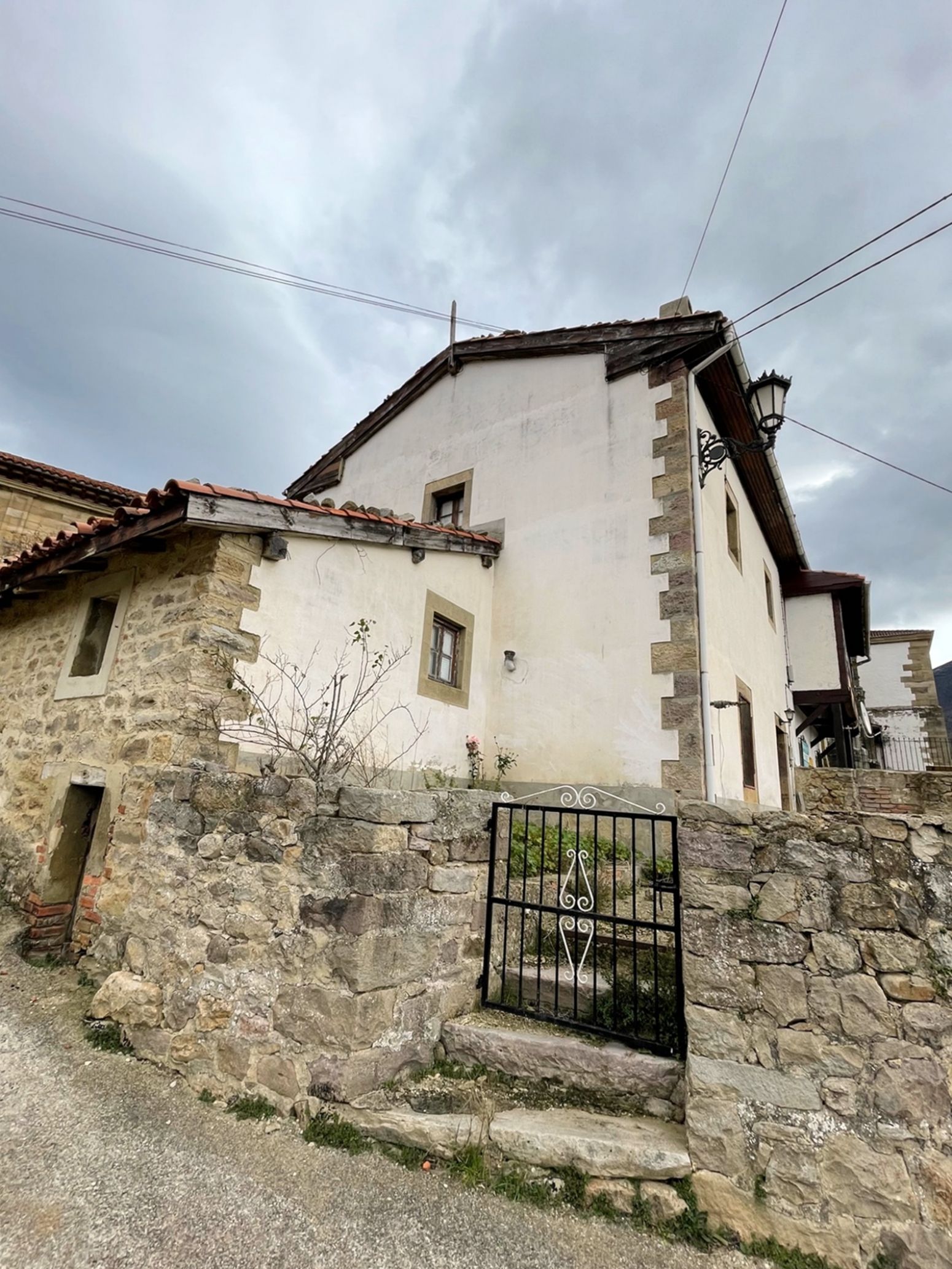 Vista exterior de Casa o xalet en venda en Polaciones amb Calefacció