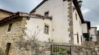 Exterior view of House or chalet for sale in Polaciones  with Heating