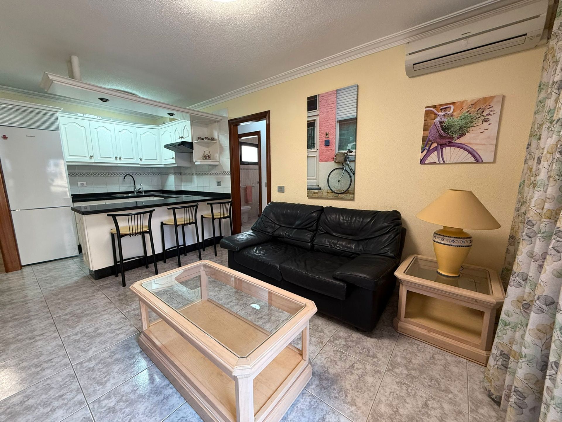 Sala d'estar de Apartament en venda en Granadilla de Abona amb Aire condicionat, Terrassa i Traster