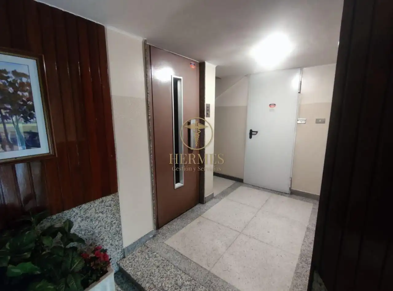 Piso en venta en Vigo  con Calefacción, Parquet y Terraza