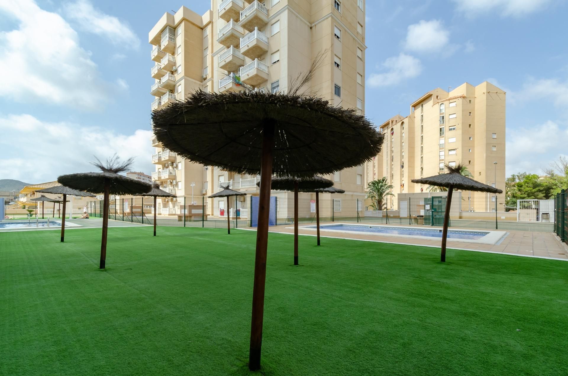 Vista exterior de Piso en venta en Cartagena con Piscina y Piscina comunitaria