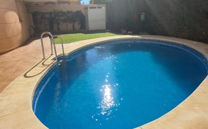 Piscina de Pis en venda en Fuengirola amb Terrassa, Balcó i Piscina comunitària