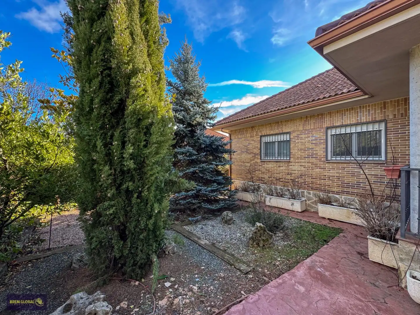 Vista exterior de Casa o chalet en venta en Lozoyuela-Navas-Sieteiglesias con Jardín privado