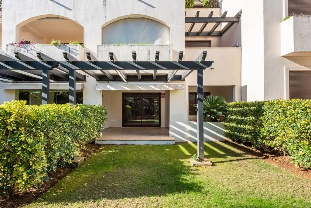 Vista exterior de Apartament en venda en Marbella amb Aire condicionat, Calefacció i Terrassa