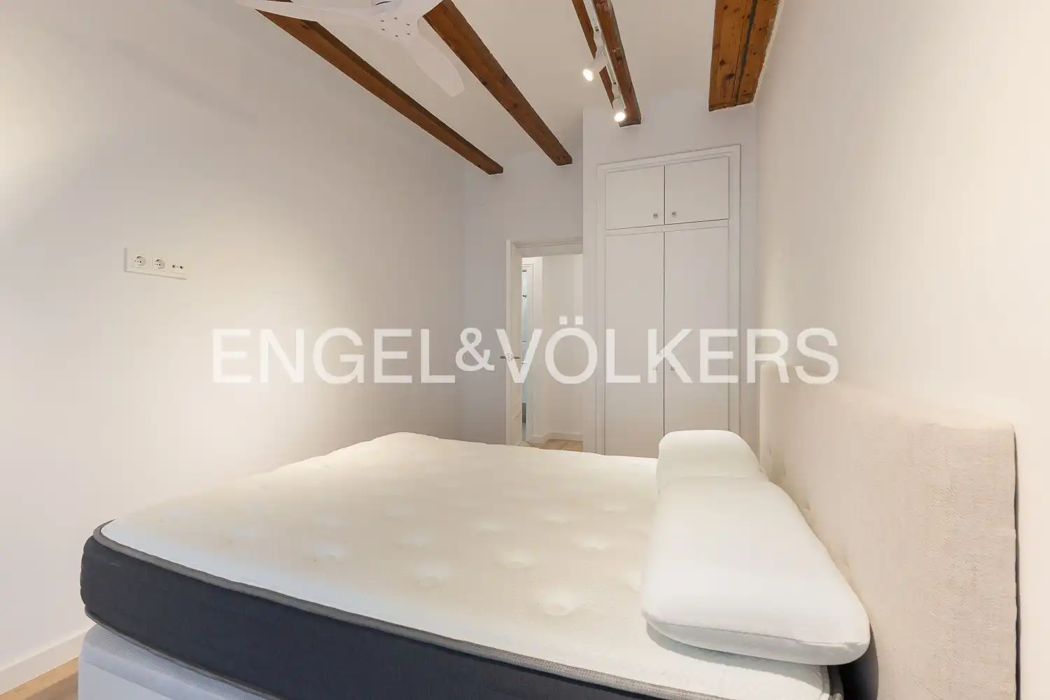 Bedroom of Flat for rent in Valencia  with Air Conditioner, Heating and Parquet flooring