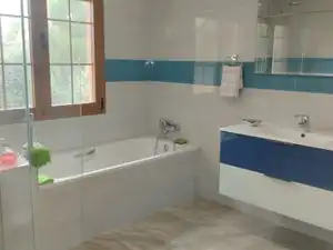 Bathroom of Houses for sale in El Escorial  with Heating, Private garden and Parquet flooring