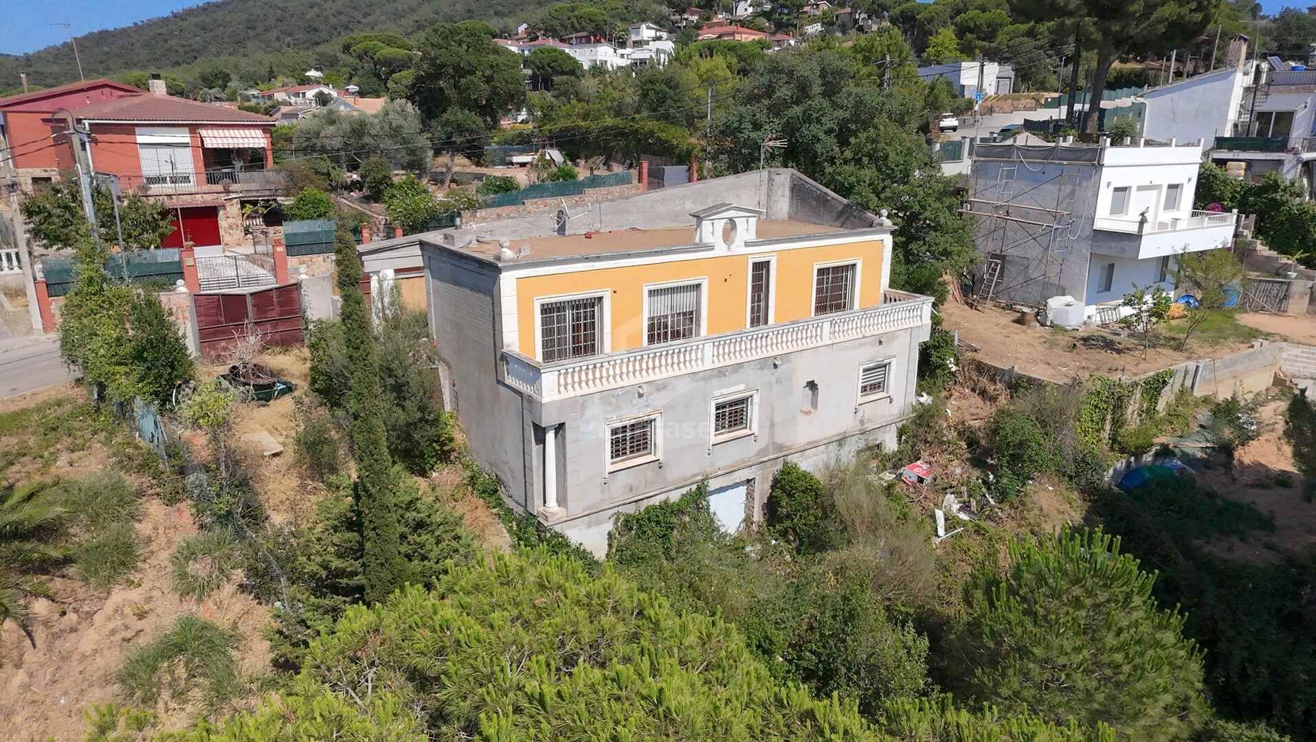 Vista exterior de Casa o xalet en venda en Tordera amb Jardí privat, Terrassa i Traster