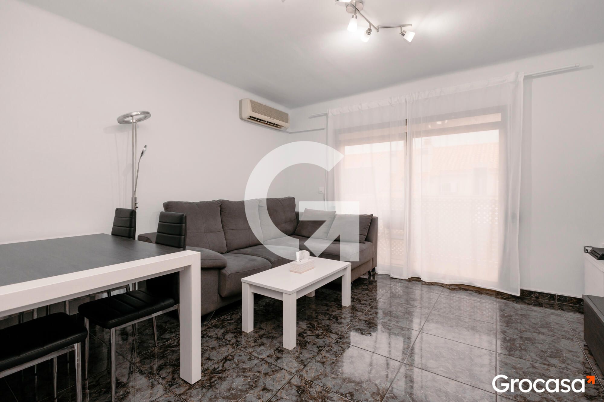 Living room of Flat for sale in Sant Boi de Llobregat  with Air Conditioner, Furnished and Oven