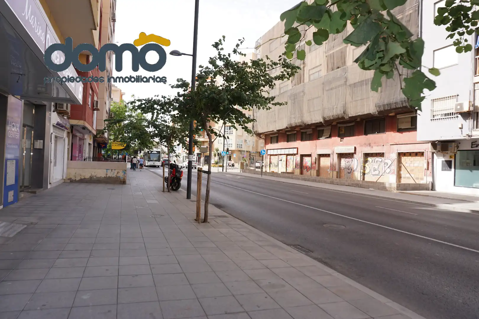 Vista exterior de Piso en venta en Almería con Amueblado y Balcón