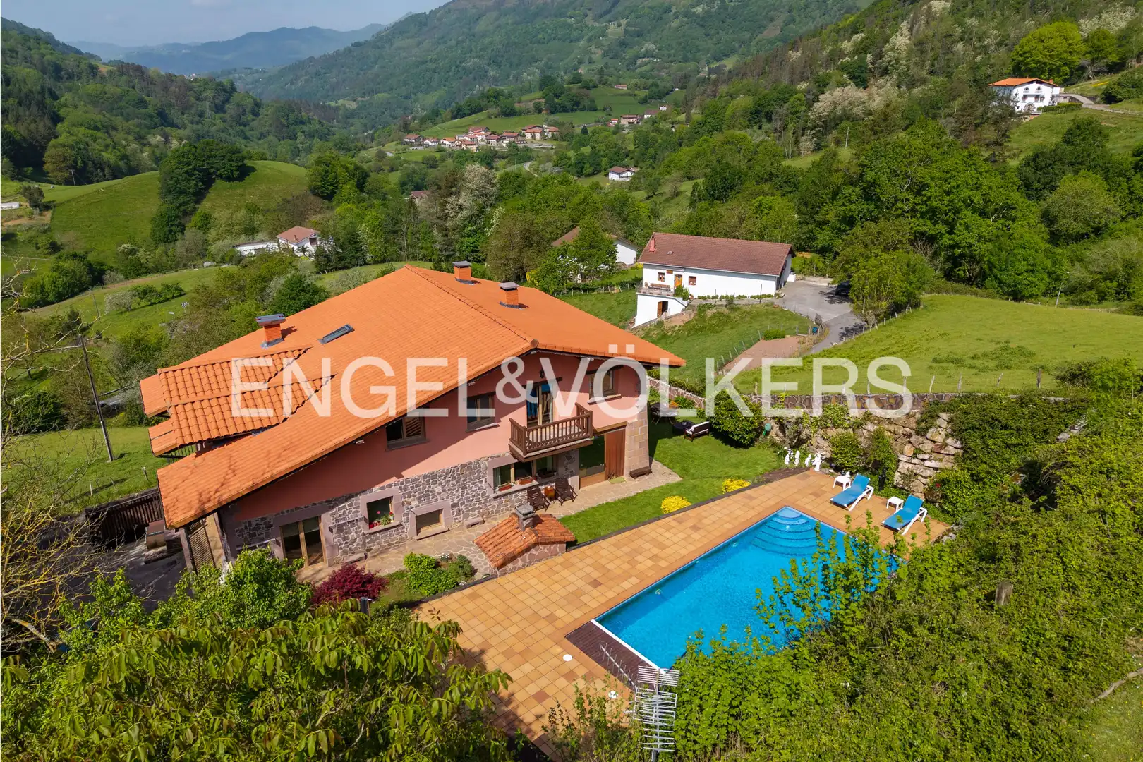 Vista exterior de Casa o chalet en venta en Elduain con Calefacción, Jardín privado y Terraza