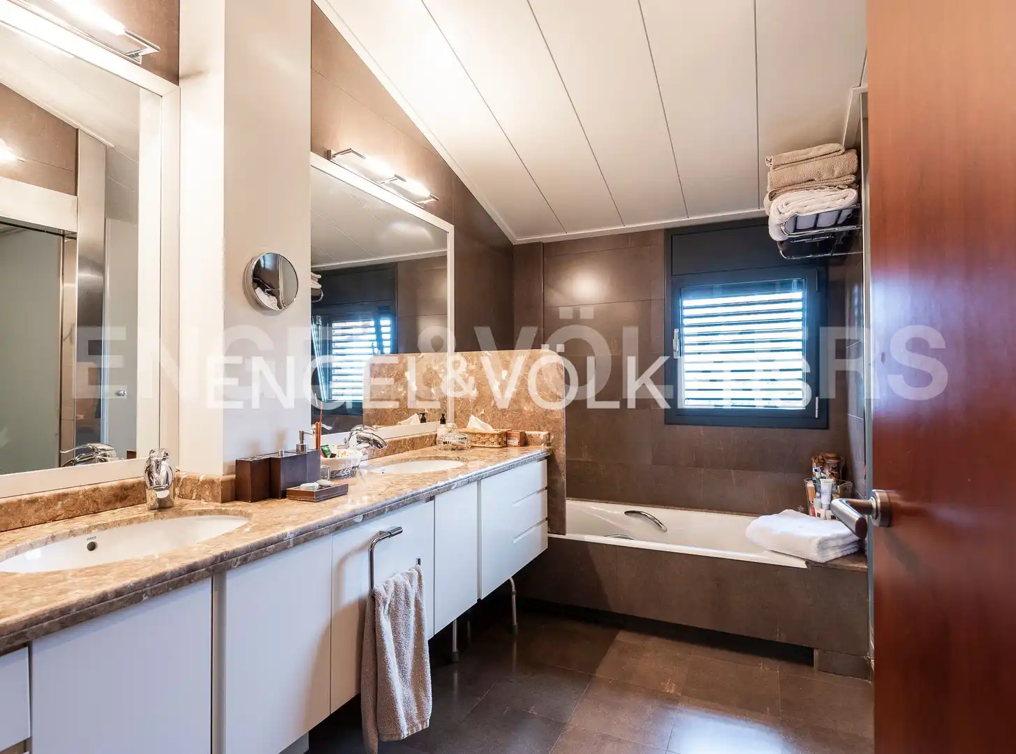Bathroom of Houses for sale in Sant Cugat del Vallès  with Air Conditioner, Heating and Private garden