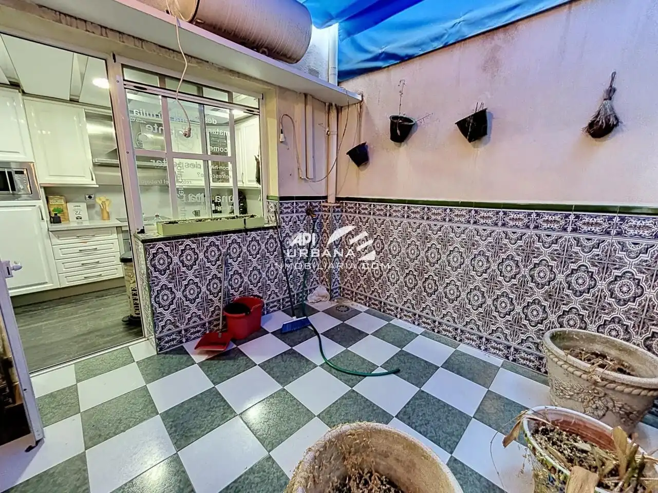 Vista exterior de Casa o xalet en venda en Lucena amb Aire condicionat i Terrassa