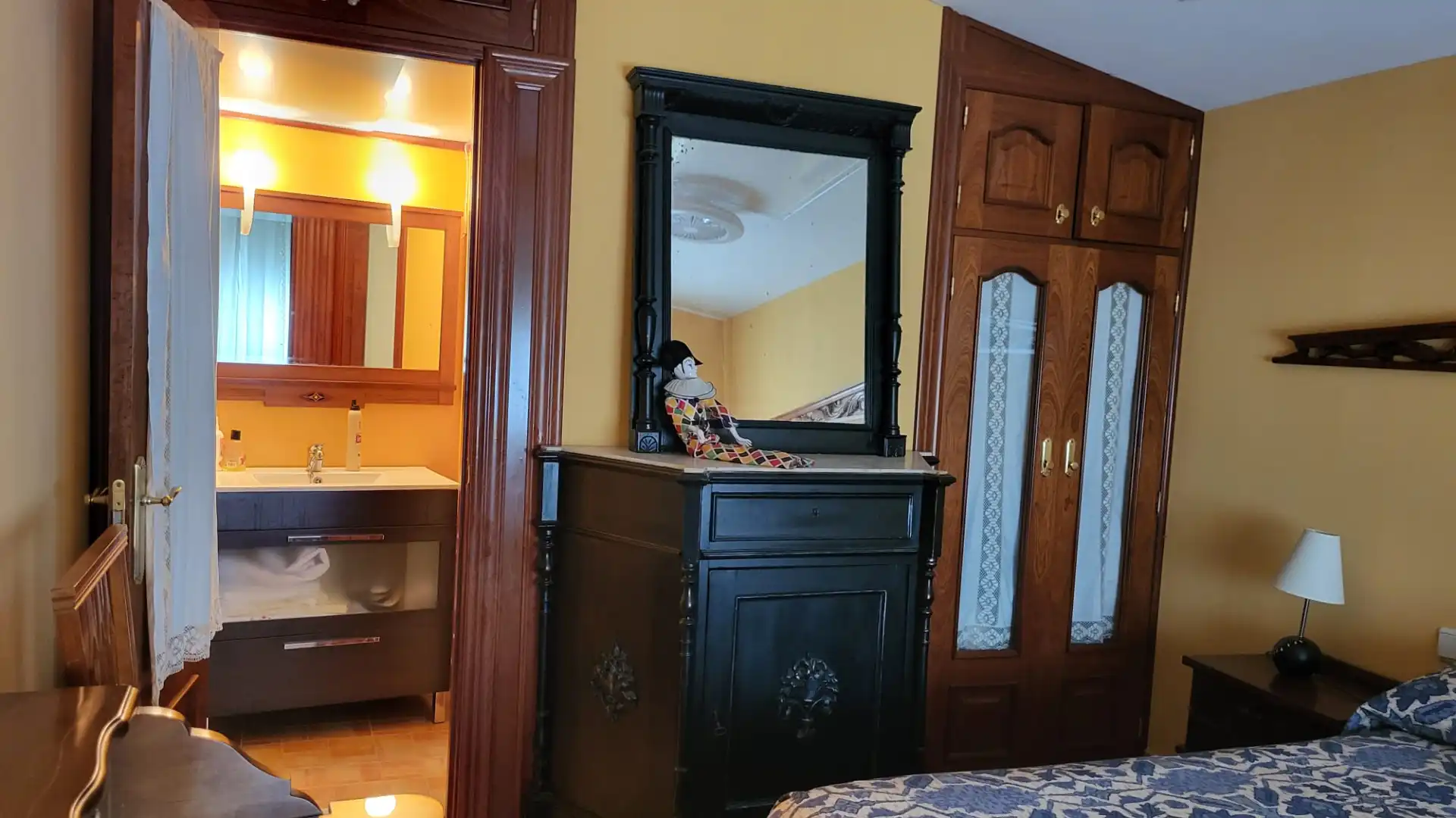 Schlafzimmer von Einfamilien-Reihenhaus zum Verkauf in Pedro Muñoz mit Heizung und Möbliert