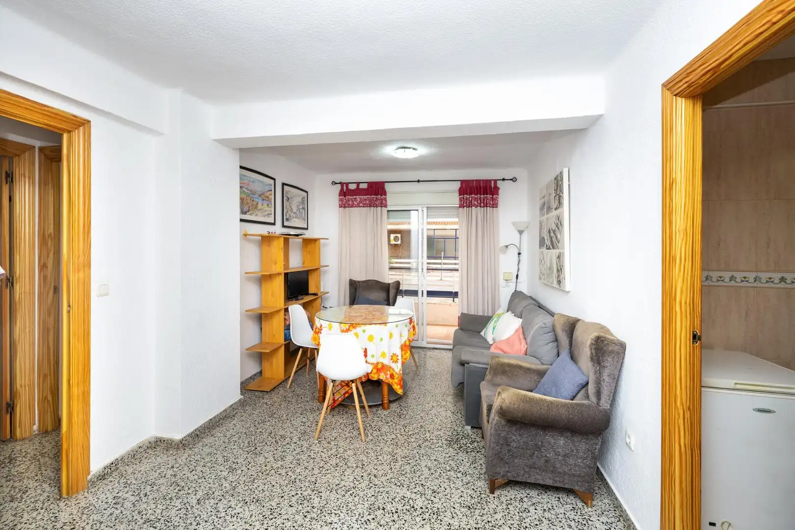 Sala d'estar de Pis en venda en Granada amb Terrassa, Moblat i Balcó