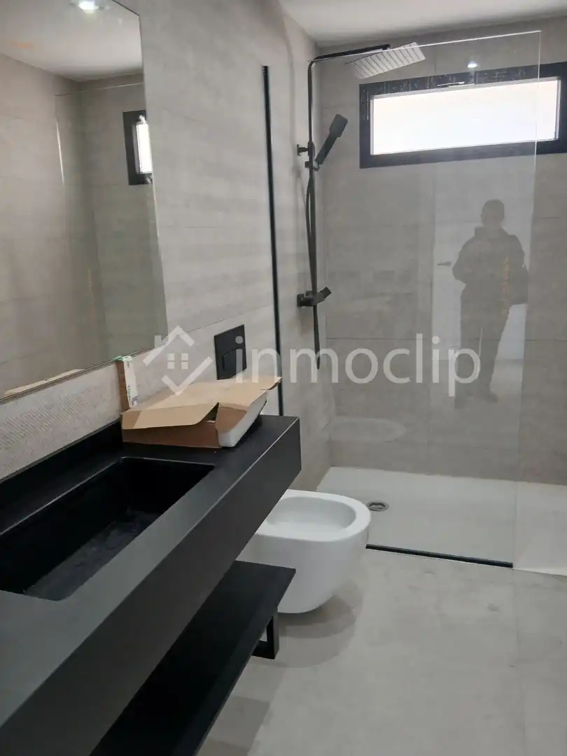 Bany de Casa o xalet en venda en Villamayor amb Calefacció, Jardí privat i Terrassa