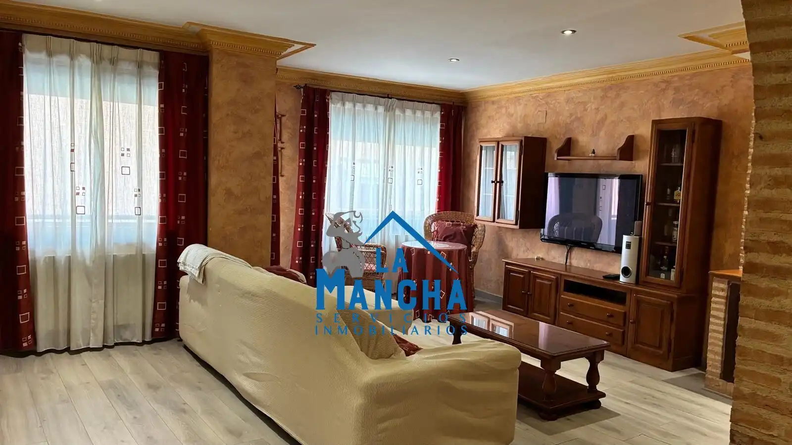 Flat with terrace to rent in Calle DIEGO DE VELAZQUEZ, imagen 2