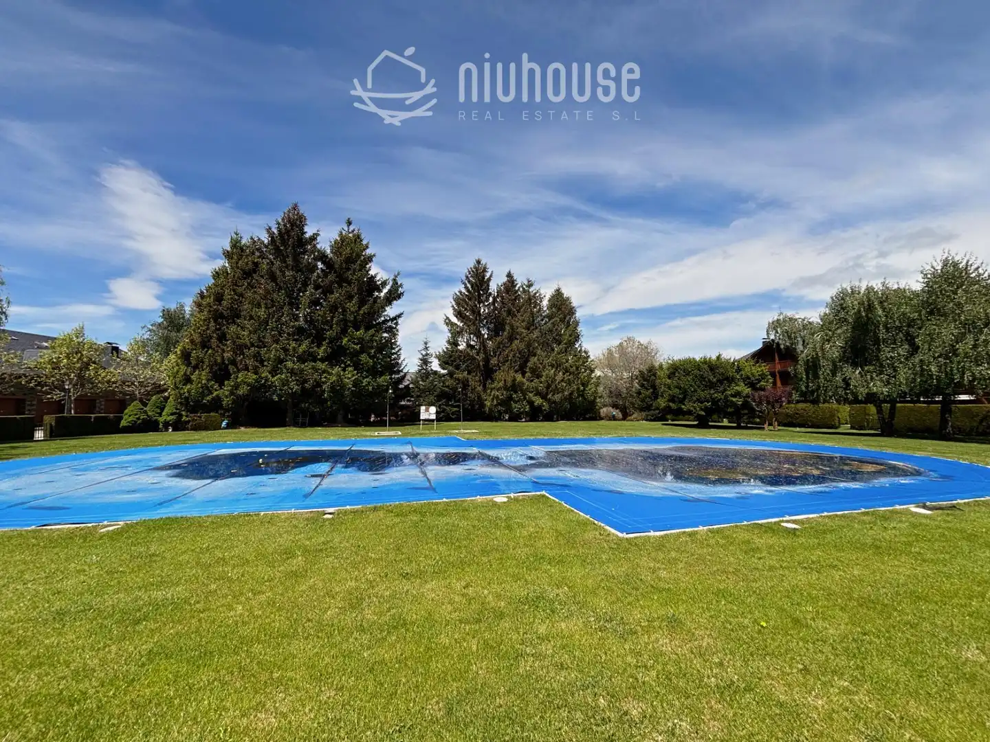 Piscina de Dúplex en venta en Palau - de - Cerdagne