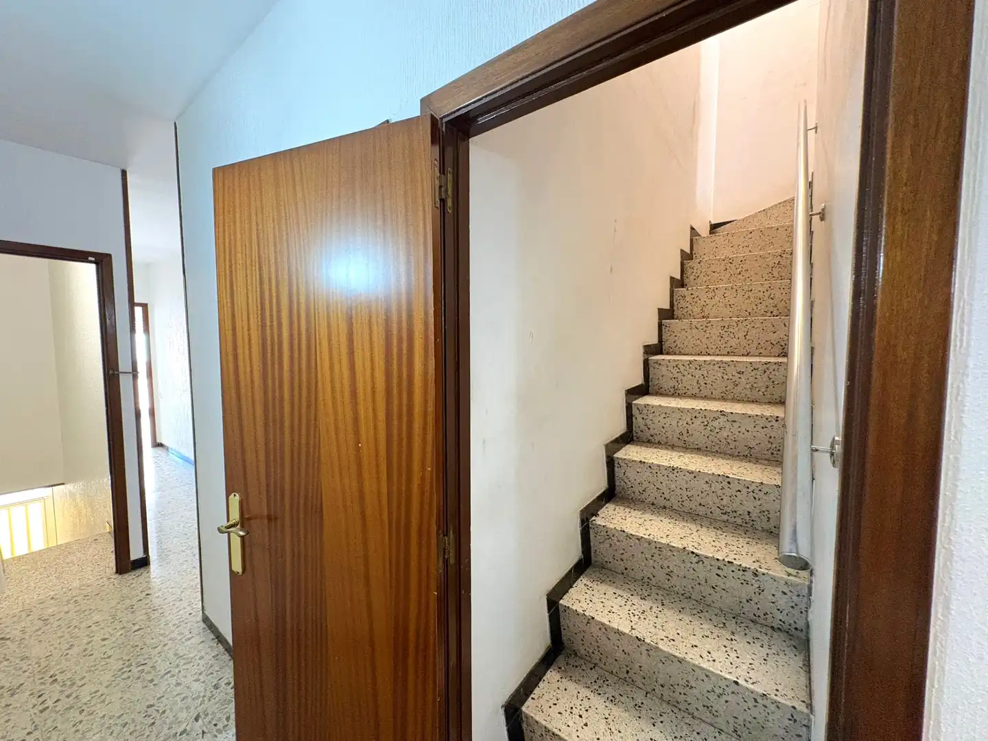 Einfamilien-Reihenhaus zum Verkauf in Terrassa mit Klimaanlage, Heizung und Terrasse