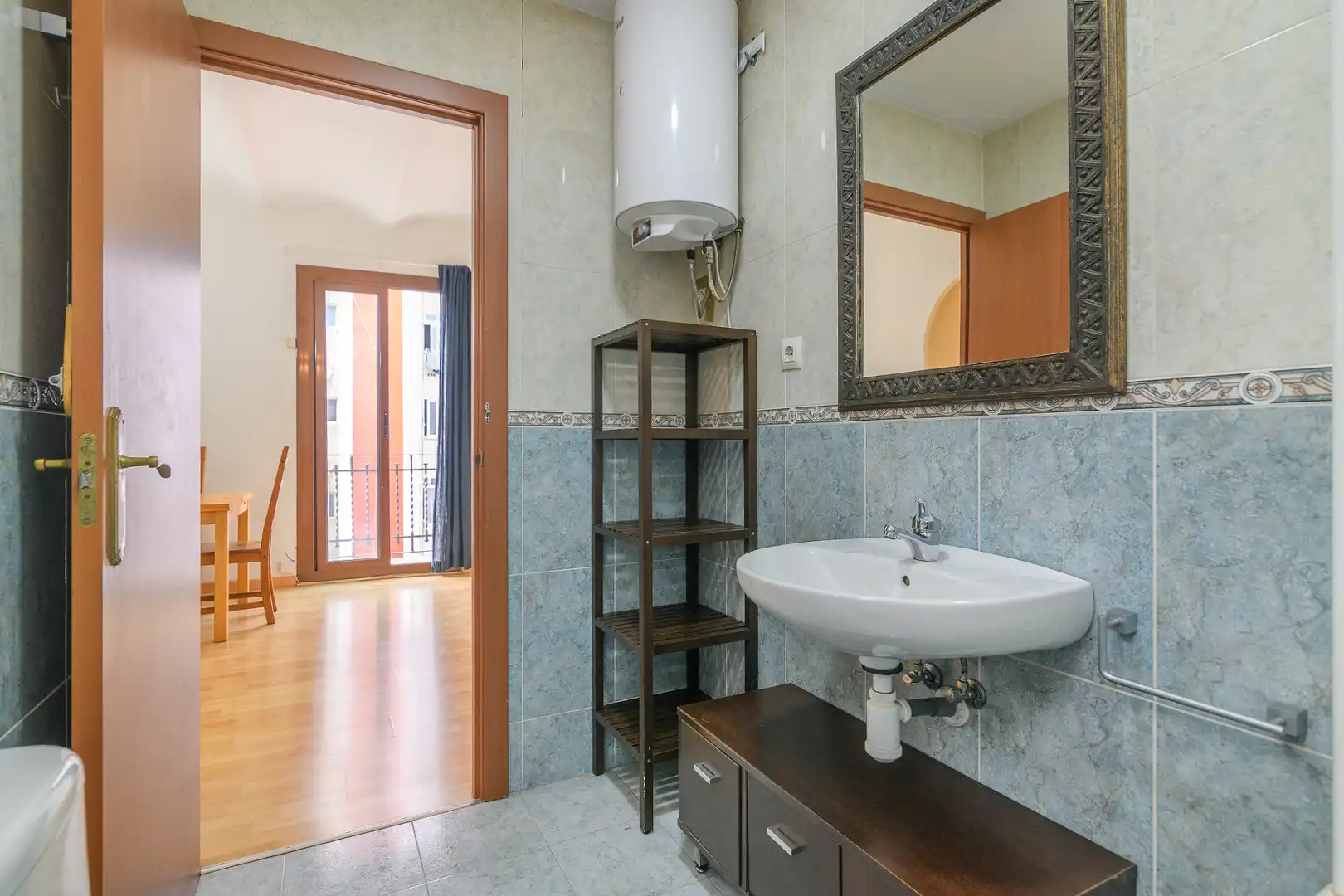 Bathroom of Flat for sale in Barcelona  with Parquet flooring, Terrace and Balcony