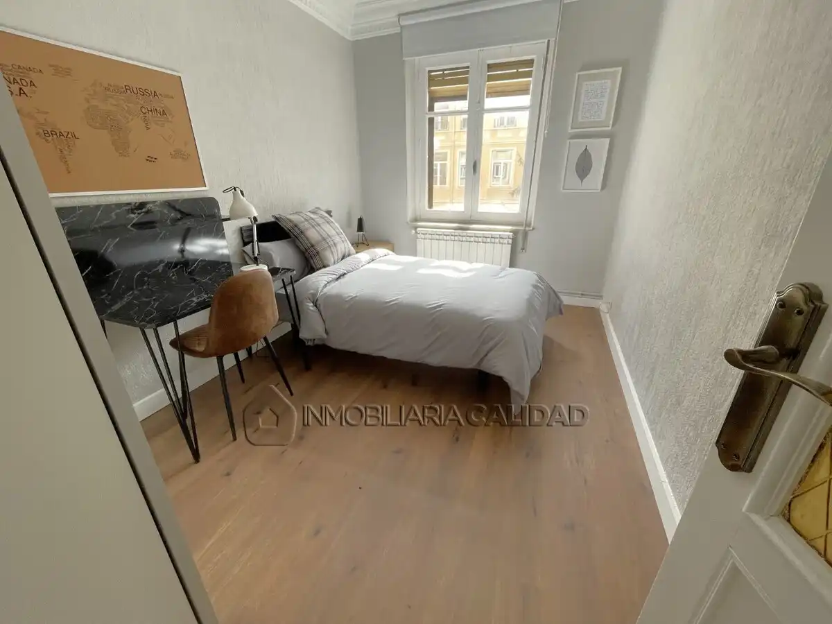 Bedroom of Flat for rent in Burgos  with Heating and Furnished