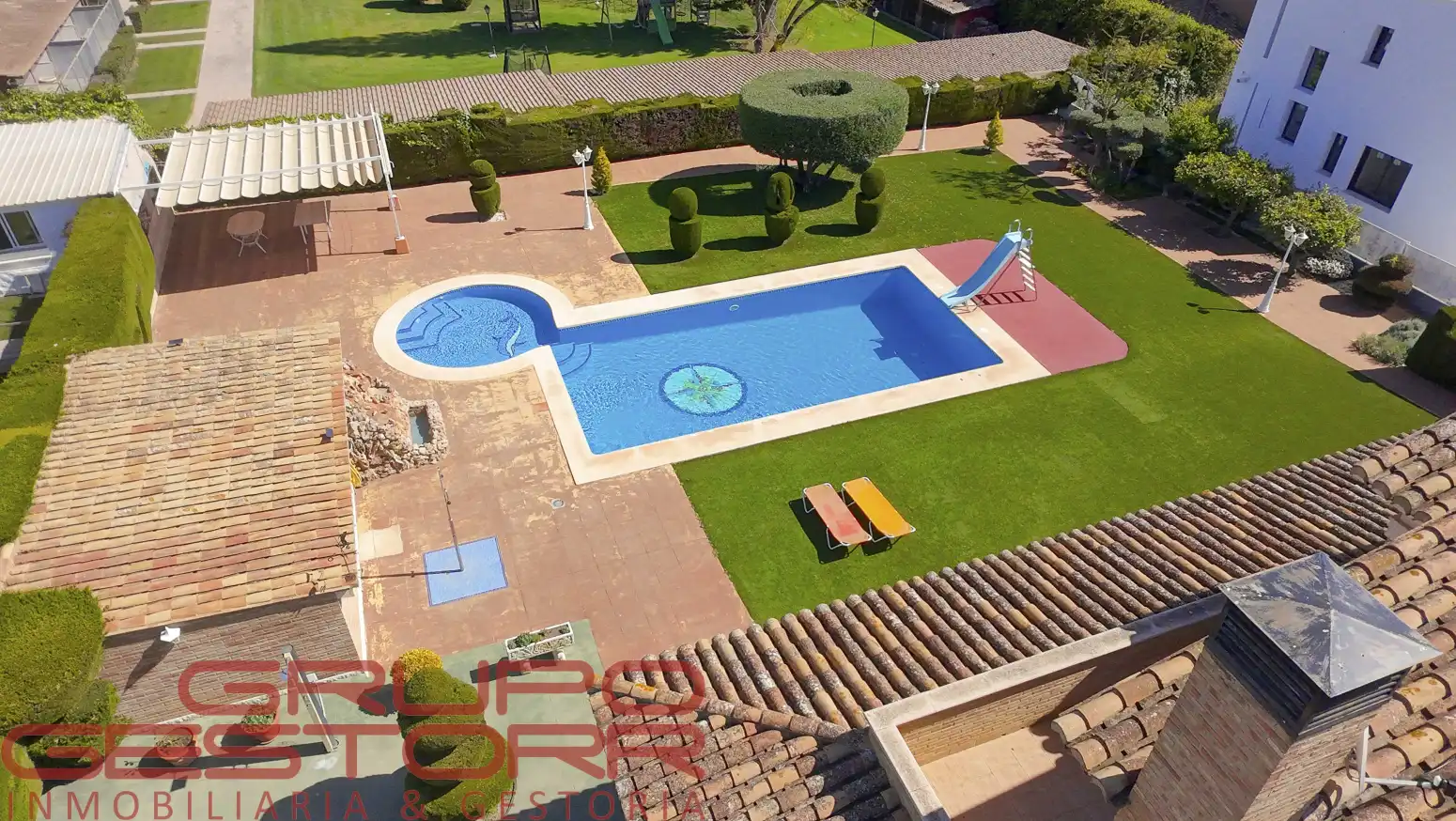Piscina de Casa o chalet en venta en Valencia con Aire acondicionado, Calefacción y Jardín privado