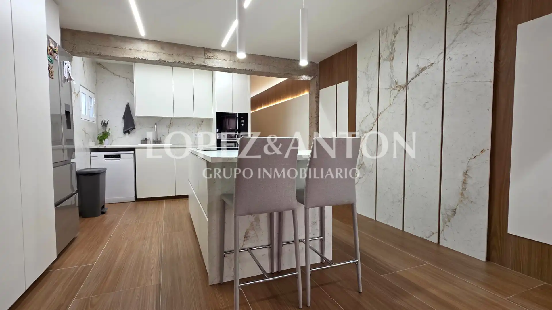 Kitchen of Flat for sale in L'Eliana  with Air Conditioner and Balcony