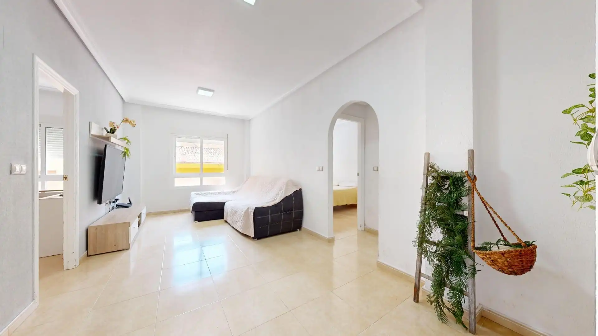 Sala d'estar de Apartament en venda en Los Montesinos amb Aire condicionat, Moblat i Piscina comunitària
