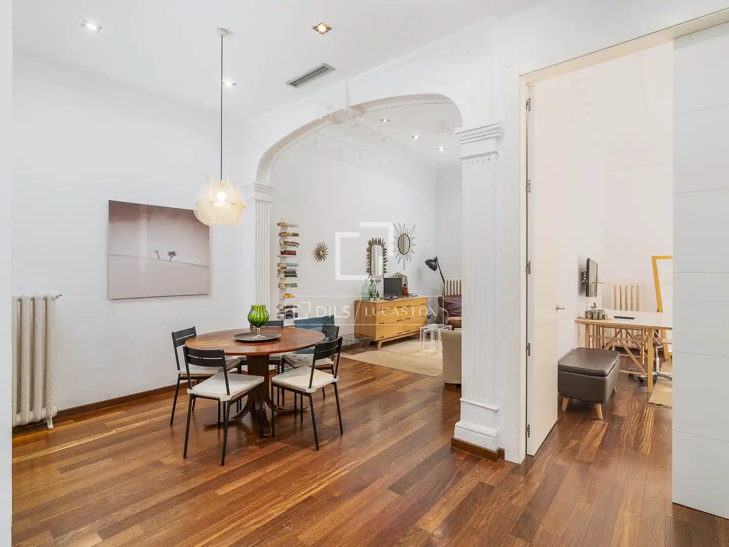 Wohnzimmer von Wohnung zum Verkauf in Barcelona mit Klimaanlage, Heizung und Balkon