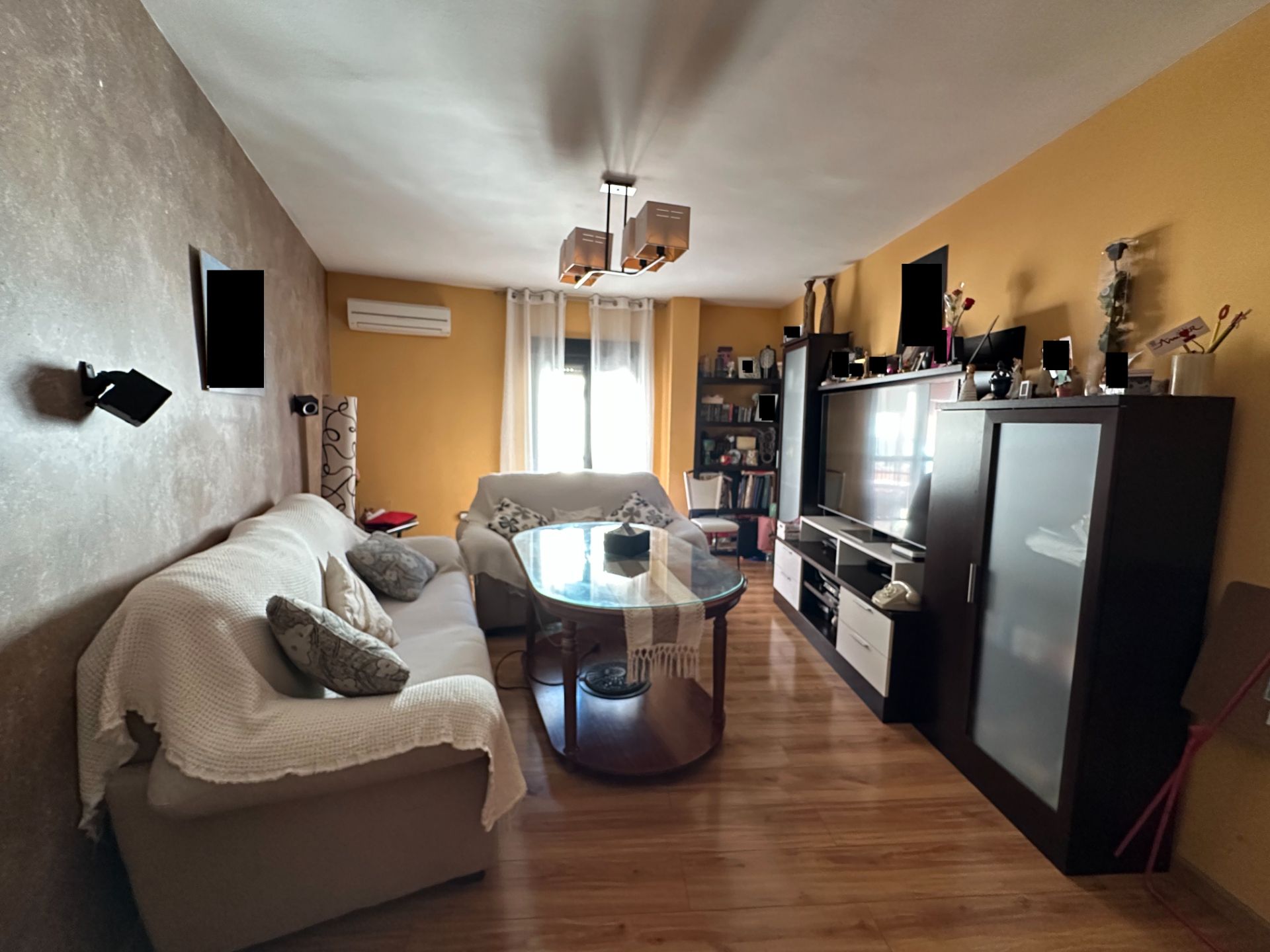 Living room of Flat for sale in Úbeda  with Air Conditioner, Parquet flooring and Balcony