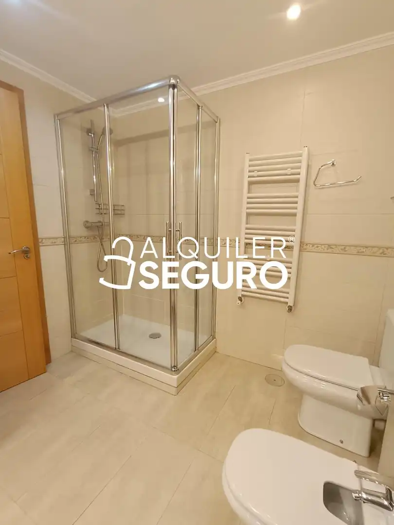 Baño de Piso de alquiler en Getafe con Calefacción, Terraza y Amueblado