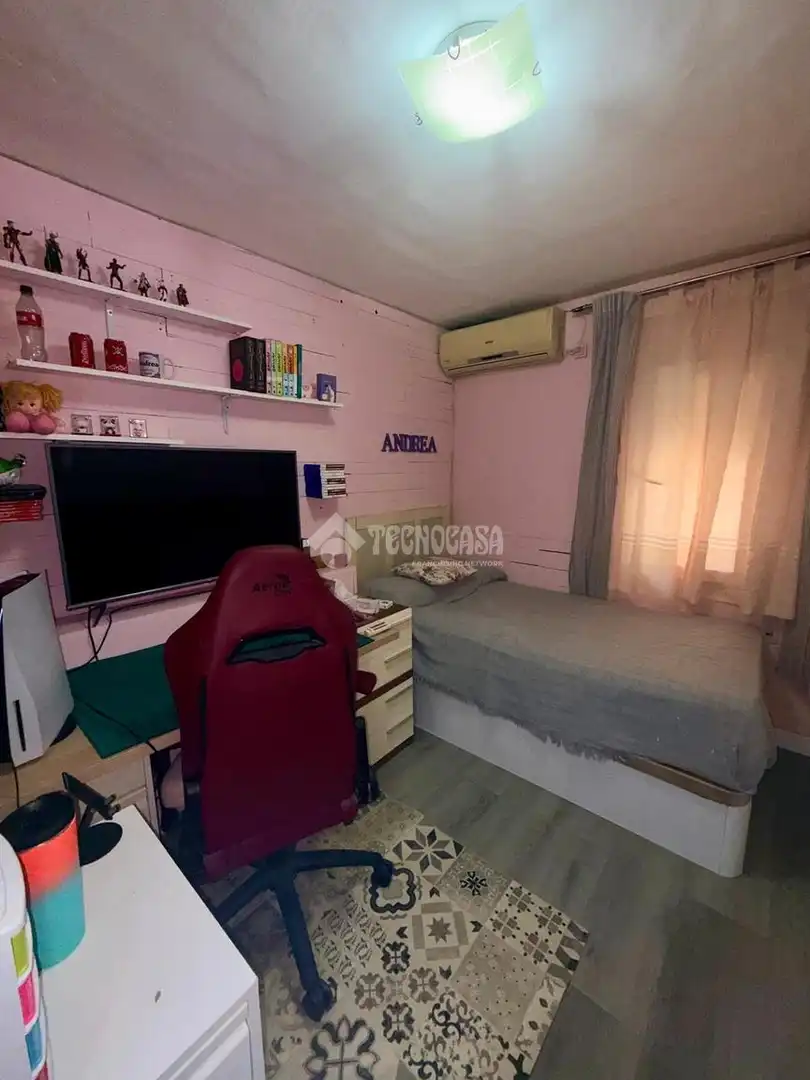 Bedroom of Flat for sale in Sevilla  with Heating