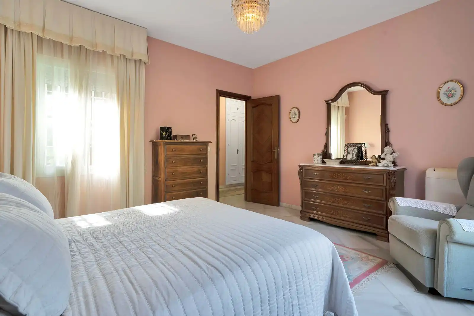 Chalet con piscina en venta en Avenida Pablo Ruiz Picasso 11, imagen 38