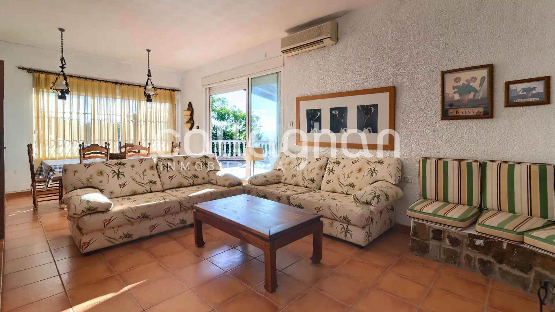 Sala de estar de Casa o chalet en venta en Alzira con Aire acondicionado, Calefacción y Jardín privado