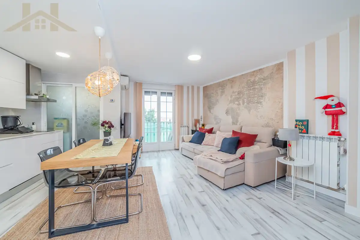Sala de estar de Dúplex en venta en Griñón con Aire acondicionado, Calefacción y Trastero