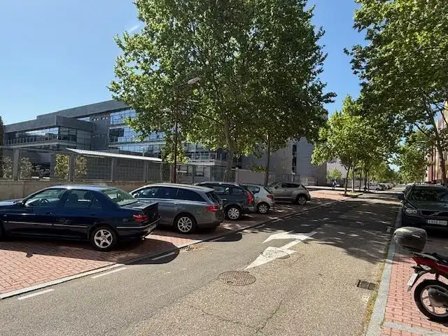 Aparcament de Local de lloguer en Villa de Prado